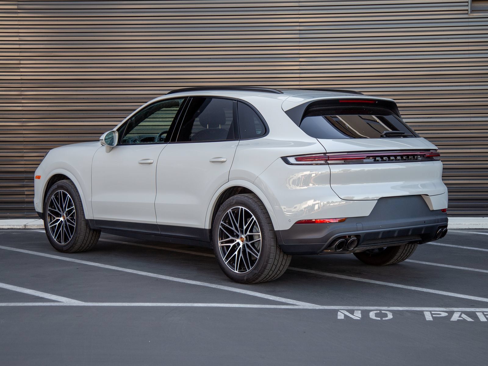 Certified 2026 Porsche Cayenne AWD/4WD image 3