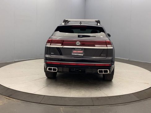 Used 2024 Volkswagen Atlas Cross Sport SEL Premium R-Line AWD/4WD image 4