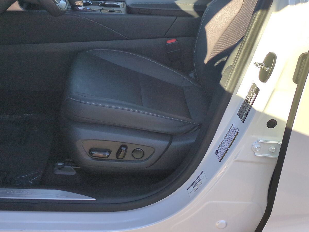 Used 2023 Lexus RX 350 Premium Plus w/ Cold Area Package FWD image 12