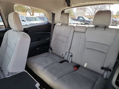 Used 2018 Honda Pilot EX image 10