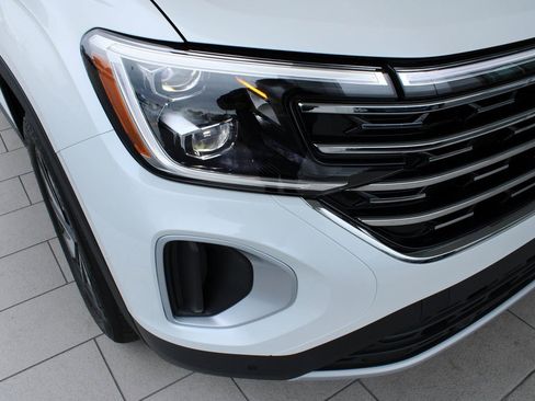 New 2025 Volkswagen Atlas SEL image 61