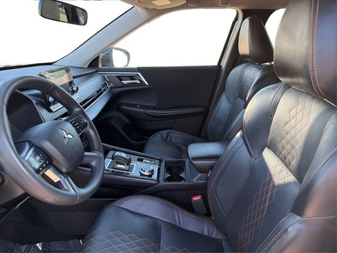 Used 2022 Mitsubishi Outlander ES AWD/4WD image 10