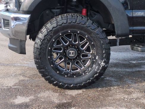 Used 2017 Ford F250 Lariat w/ Lariat Ultimate Package image 14