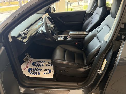 Used 2021 Tesla Model Y Performance image 16