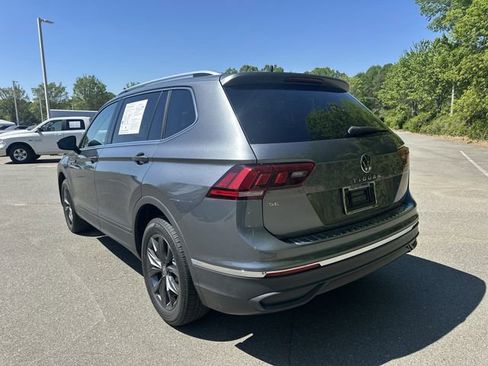 Certified 2023 Volkswagen Tiguan SE FWD image 3