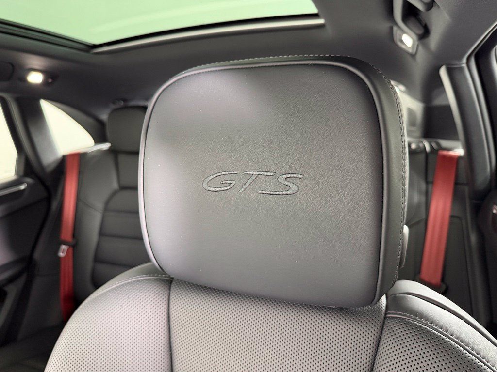 Certified 2023 Porsche Macan GTS AWD/4WD image 22