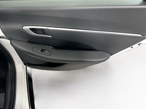 Used 2025 Hyundai Sonata SEL FWD image 28