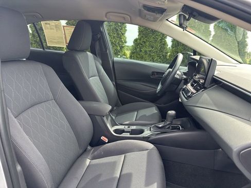 Certified 2025 Toyota Corolla LE FWD image 29