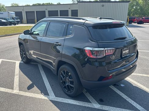 New 2026 Jeep Compass Latitude image 7