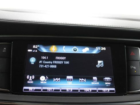Used 2019 Buick Enclave Essence w/ LPO, Luxury Package image 45