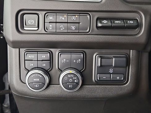 Used 2023 GMC Yukon XL AT4 w/ AT4 Premium Plus Package image 24