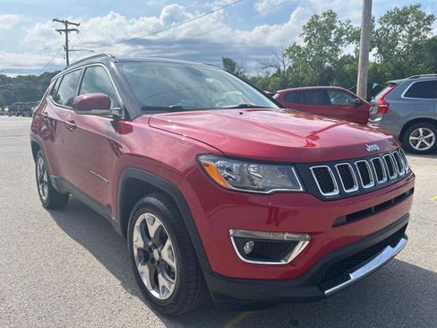 Used 2018 Jeep Compass Limited w/ Navigation Group AWD/4WD image 3