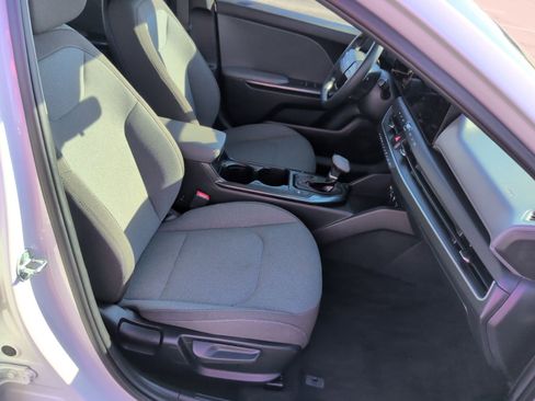 Used 2025 Kia K4 LXS image 14