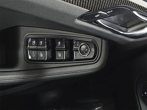 Used 2023 Porsche Macan S image 21