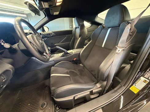 Used 2025 Toyota GR86 Premium w/ ALL Weather Mat Package (TMS) RWD image 7