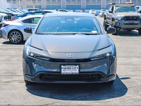 New 2026 Toyota Prius LE FWD image 2