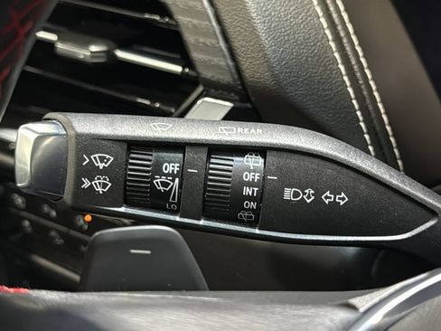 Used 2025 GMC Yukon XL AT4 Ultimate AWD/4WD image 38
