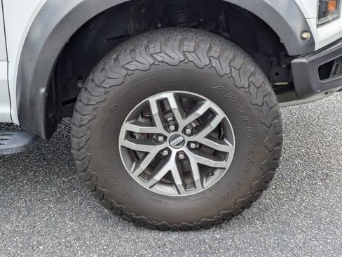 Used 2018 Ford F150 Raptor w/ Equipment Group 801A Mid AWD/4WD image 11