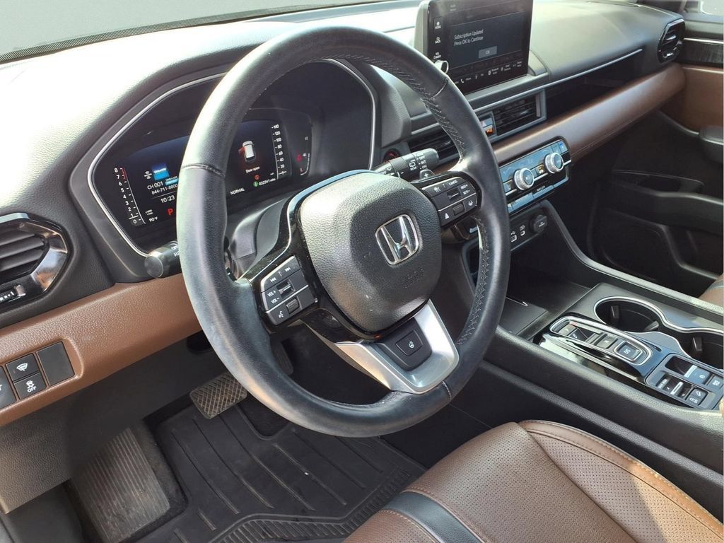 Used 2024 Honda Pilot Elite image 16