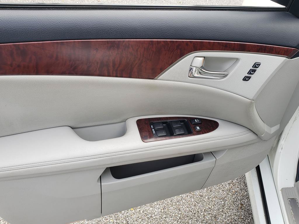 Used 2011 Toyota Avalon Limited FWD image 9