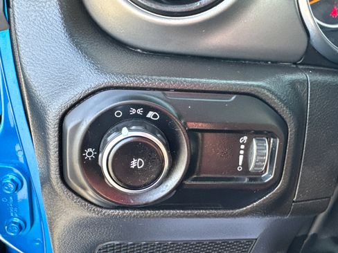 Used 2023 Jeep Wrangler Sport image 14