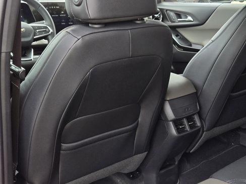 New 2026 Chevrolet Equinox LT w/ Convenience Package II AWD/4WD image 19