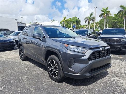 Used 2021 Toyota RAV4 LE image 2