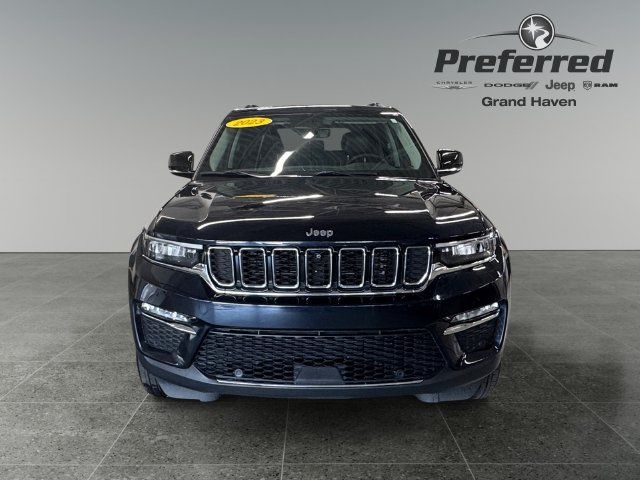 Used 2023 Jeep Grand Cherokee Limited w/ Luxury Tech Group II AWD/4WD image 12