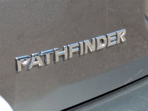 Used 2019 Nissan Pathfinder SL image 11