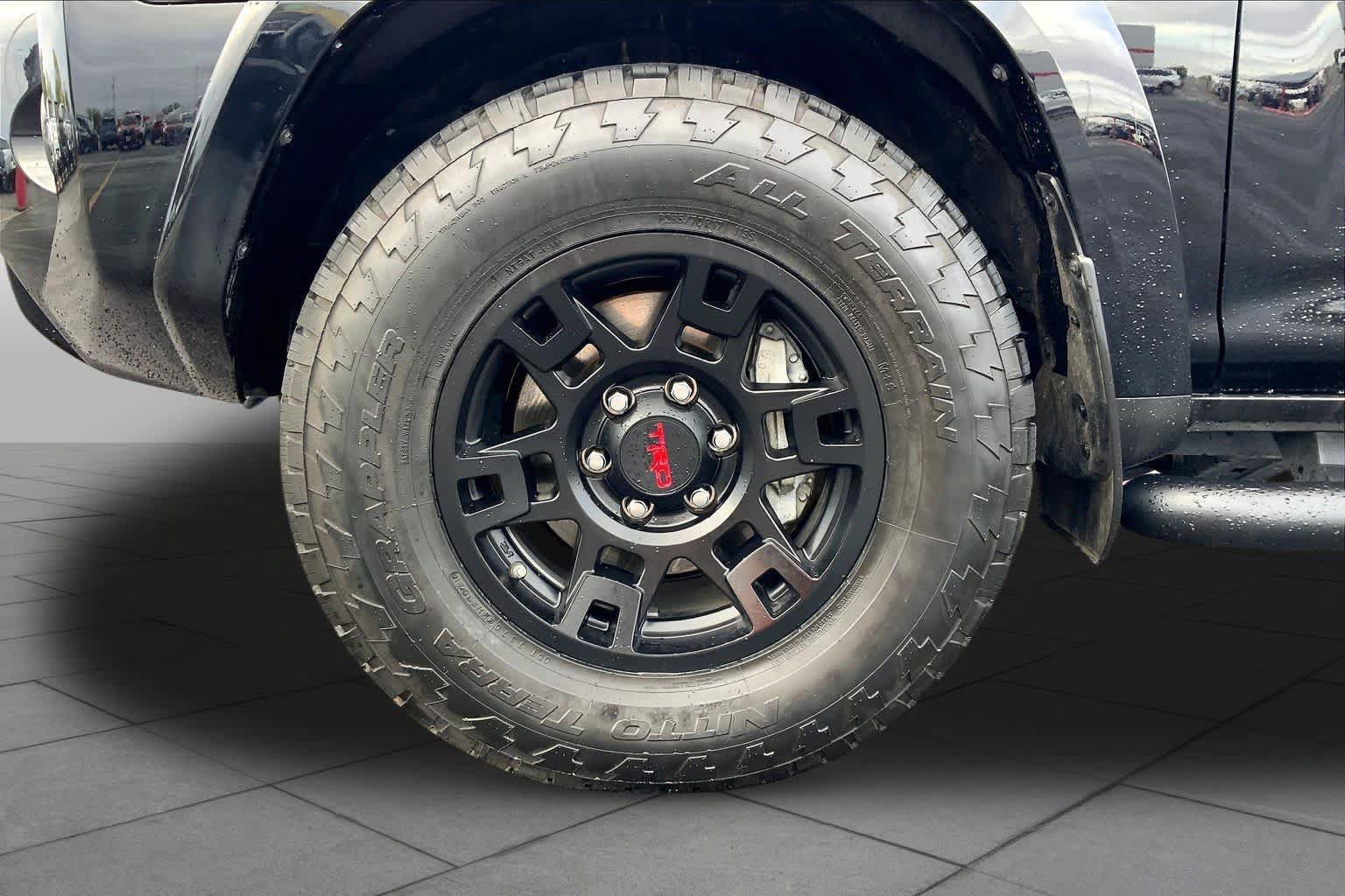 Used 2021 Toyota 4Runner SR5 Premium w/ Moonroof Package RWD image 11