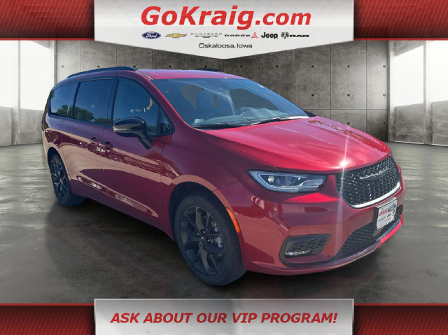New 2026 Chrysler Pacifica Select w/ S Appearance Package AWD/4WD image 3
