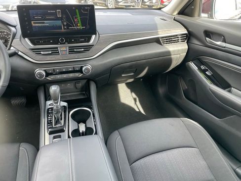 Certified 2023 Nissan Altima 2.5 SV w/ SV Premium Package AWD/4WD image 10