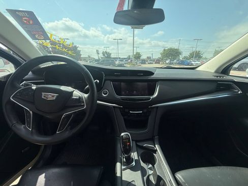 Used 2017 Cadillac XT5 Luxury w/ Driver Awareness Package AWD/4WD image 15