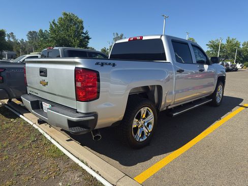 Used 2018 Chevrolet Silverado 1500 Custom w/ Custom Value Package AWD/4WD image 5