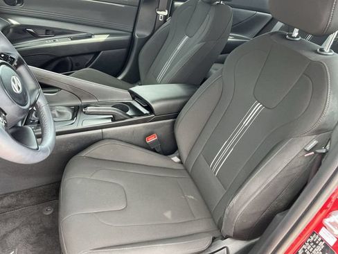 Used 2025 Hyundai Elantra Sport FWD image 31