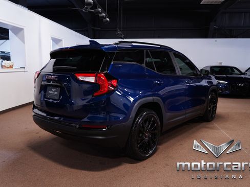 Used 2023 GMC Terrain SLE w/ Driver Convenience Package image 7