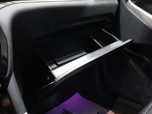 Used 2022 Ford Explorer Limited w/ Class IV Trailer Tow Package image 33