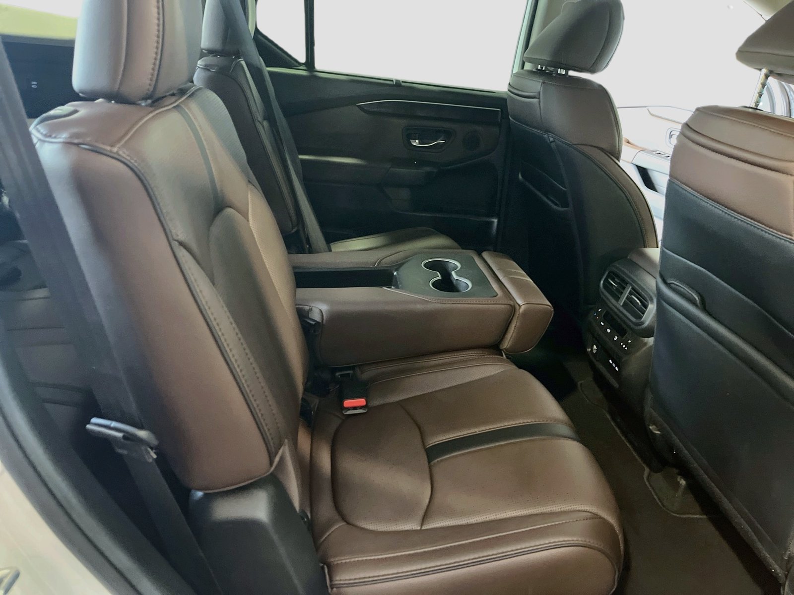 Used 2025 Honda Pilot Elite image 29