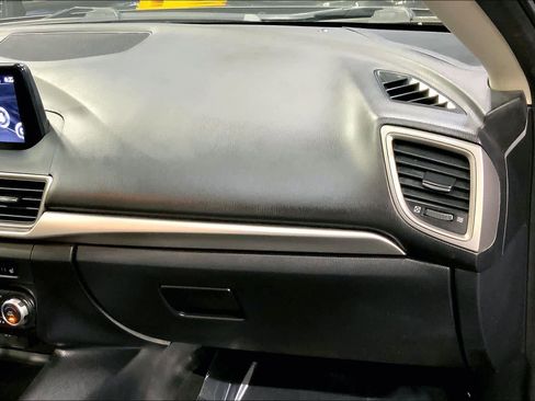 Used 2018 MAZDA MAZDA3 Touring image 18