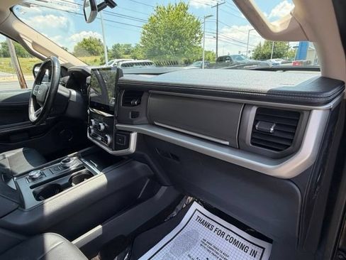 Used 2022 Ford Expedition XLT AWD/4WD image 40