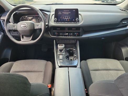 Used 2025 Nissan Rogue SV FWD image 12