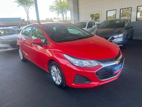 Used 2019 Chevrolet Cruze LS w/ LS Convenience Package FWD image 2