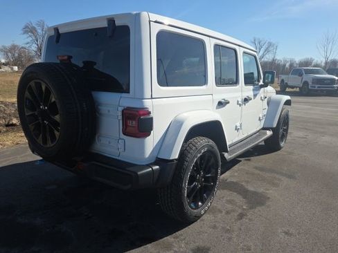 Used 2023 Jeep Wrangler Unlimited Sahara w/ Cold Weather Group image 9
