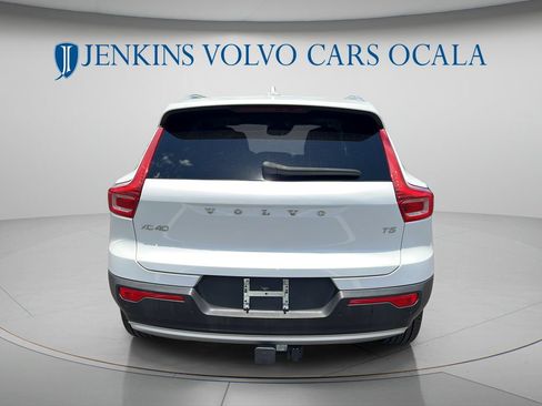 Used 2021 Volvo XC40 T5 Momentum w/ Premium Package AWD/4WD image 4