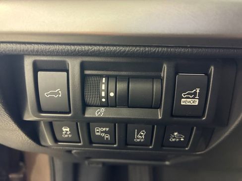 Used 2019 Subaru Outback 2.5i Touring AWD/4WD image 25