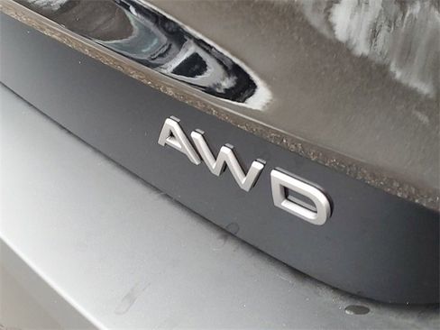 Certified 2025 Nissan Kicks SV image 29