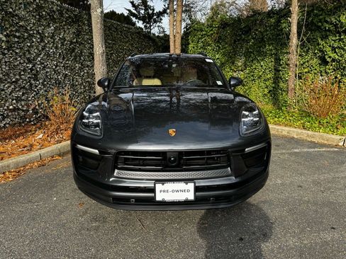 Used 2024 Porsche Macan image 2
