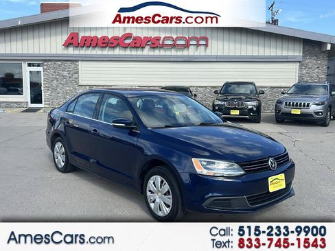 Used 2013 Volkswagen Jetta SE FWD image 1