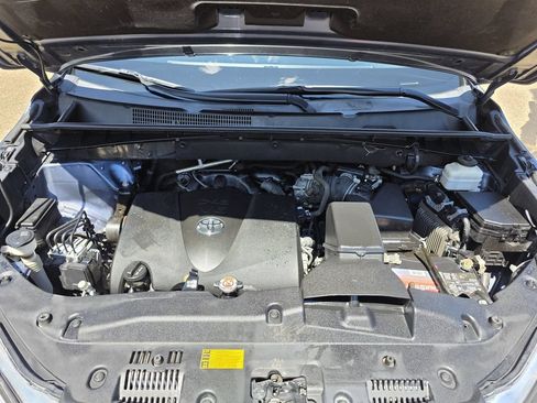Used 2018 Toyota Highlander XLE AWD/4WD image 41