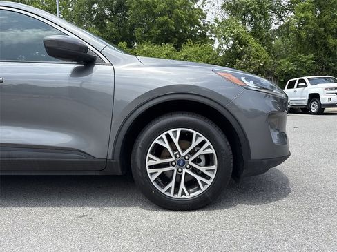 Used 2022 Ford Escape SEL image 9